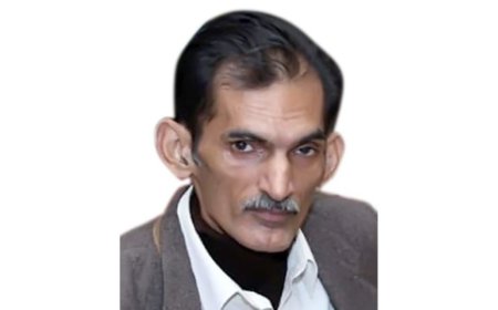 Bollywood Prophesier Pradeep Bhanot