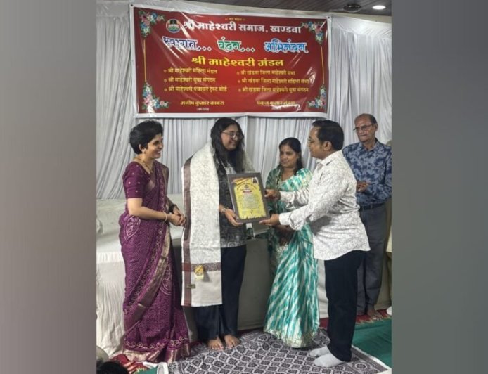 Young Author Vidushi Malpani Honoured at Mahesh Navami Mahotsav 2026